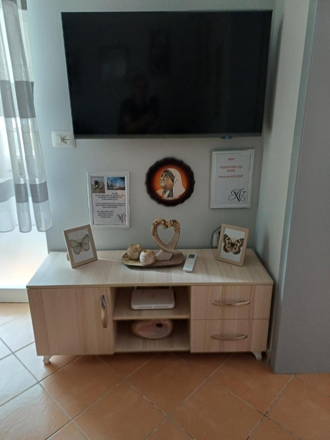 Apartamenti Vero Tirana Buitenkant foto